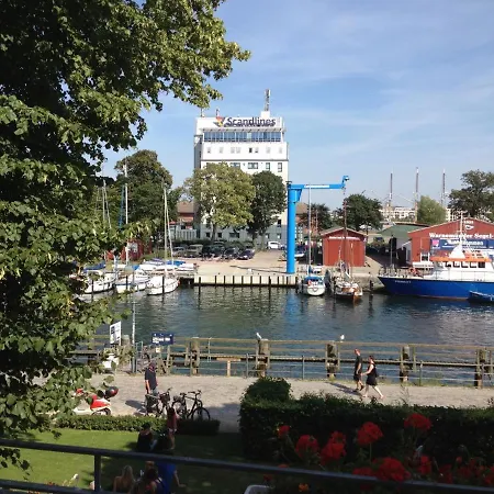 Doppelzimmer Lounge, Direkt Am Alten Strom Rostock Extérieur photo